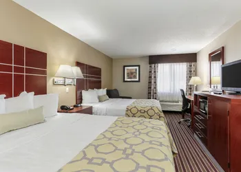 Baymont by Wyndham Bowling Green hotel thumbnail 6