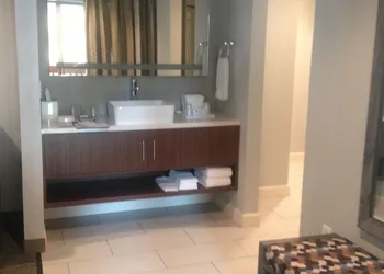 Baymont by Wyndham Maumee Toledo hotel thumbnail 2