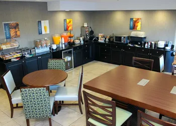 Baymont by Wyndham Maumee Toledo hotel thumbnail 5