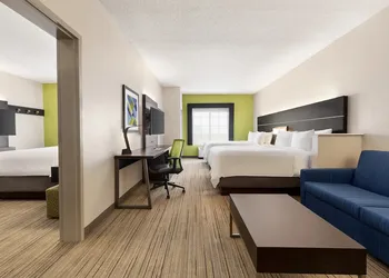 Holiday Inn Express & Suites Shawnee by IHG hotel thumbnail 3
