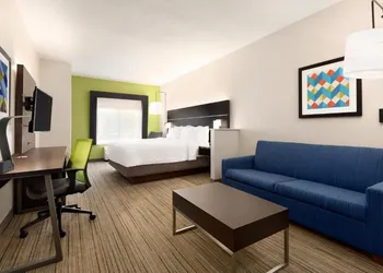 Holiday Inn Express & Suites Shawnee by IHG hotel thumbnail 8