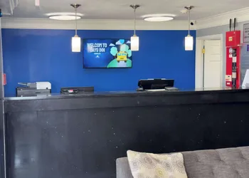 Days Inn by Wyndham Gonzales hotel thumbnail 3