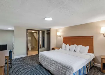 Americas Best Value Inn Torrington CT hotel thumbnail 6