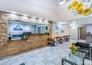 Days Inn by Wyndham Los Lunas hotel thumbnail 2