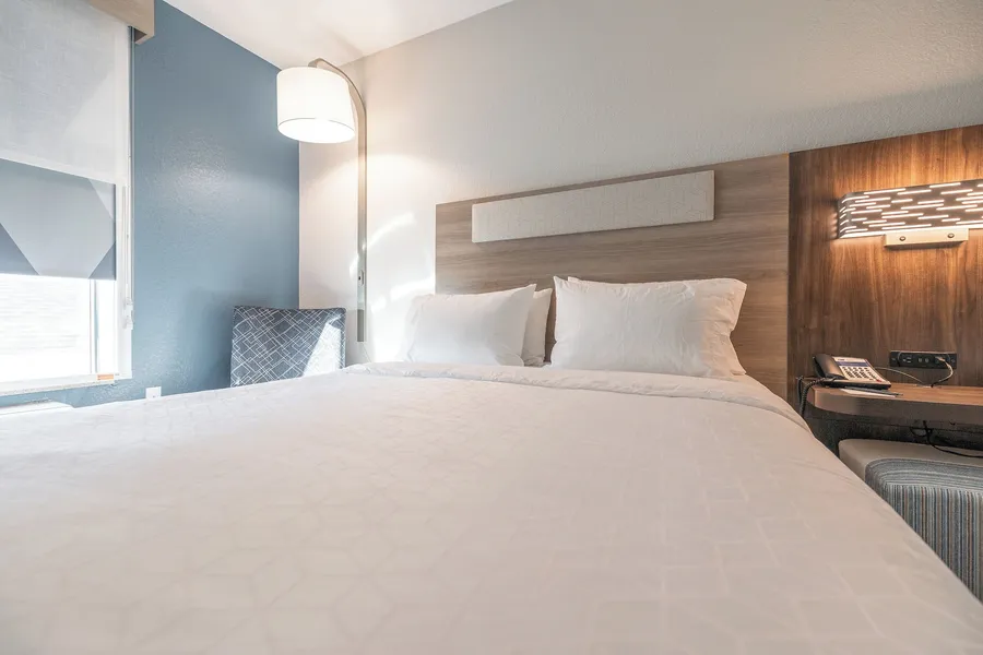 Holiday Inn Express Hotel & Suites St. Robert by IHG hotel detail image 2
