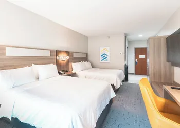 Holiday Inn Express Hotel & Suites St. Robert by IHG hotel thumbnail 3
