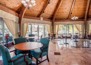 Super 8 by Wyndham North Palm Beach hotel thumbnail 4