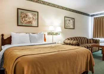 Quality Inn Midway hotel thumbnail 7