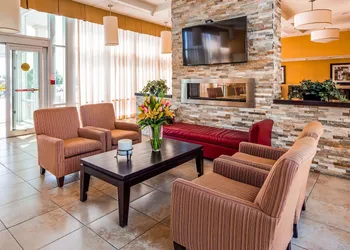 Best Western Plus Bowmanville hotel thumbnail 2