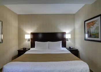 Best Western Plus Bowmanville hotel thumbnail 7