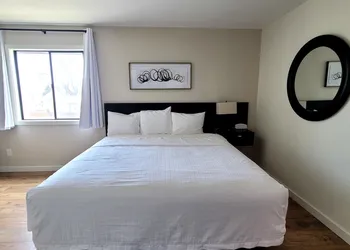 Richland Inn and Suites hotel thumbnail 4