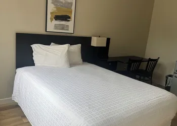 Richland Inn and Suites hotel thumbnail 8