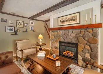Whitneys Inn at Black Mountain hotel thumbnail 4