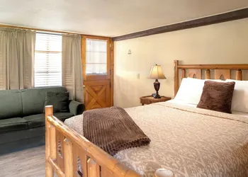 Whitneys Inn at Black Mountain hotel thumbnail 8