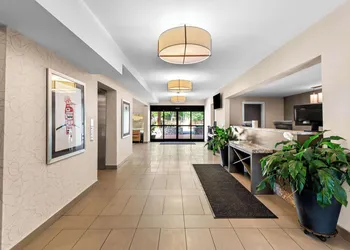 Best Western Cowichan Valley Inn hotel thumbnail 2
