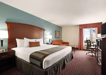 Wingate by Wyndham San Marcos hotel thumbnail 6