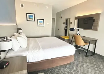 Comfort Inn & Suites Calhoun South hotel thumbnail 6