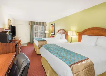 Baymont by Wyndham Orangeburg North hotel thumbnail 5
