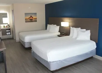 Angel Inn Near IMAX, a Travelodge by Wyndham hotel thumbnail 7