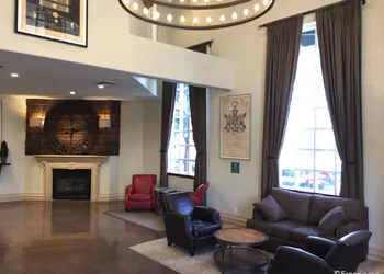 Anaheim Camelot Inn & Suites hotel thumbnail 2