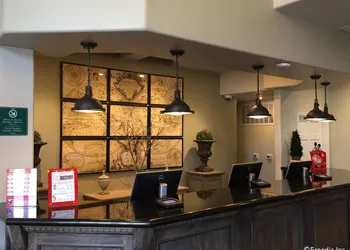 Anaheim Camelot Inn & Suites hotel thumbnail 6