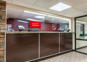 Red Roof Inn Fayetteville I-95 hotel thumbnail 4