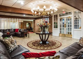 Ramada by Wyndham Ligonier hotel thumbnail 2