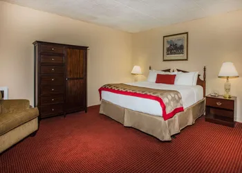 Ramada by Wyndham Ligonier hotel thumbnail 7