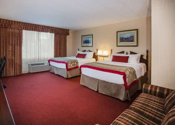 Ramada by Wyndham Ligonier hotel thumbnail 8