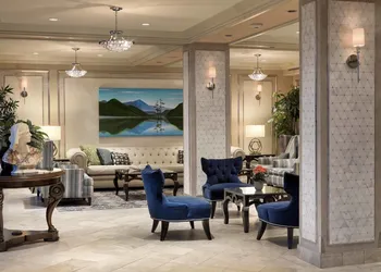 Chateau Victoria Hotel and Suites hotel thumbnail 4