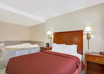 Travelodge by Wyndham Parsippany hotel thumbnail 5