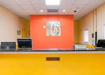 Motel 6 New Orleans, LA - Near Downtown hotel thumbnail 4