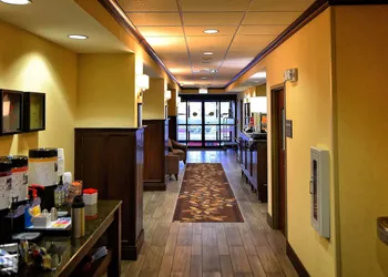 Hampton Inn Geneseo hotel thumbnail 2