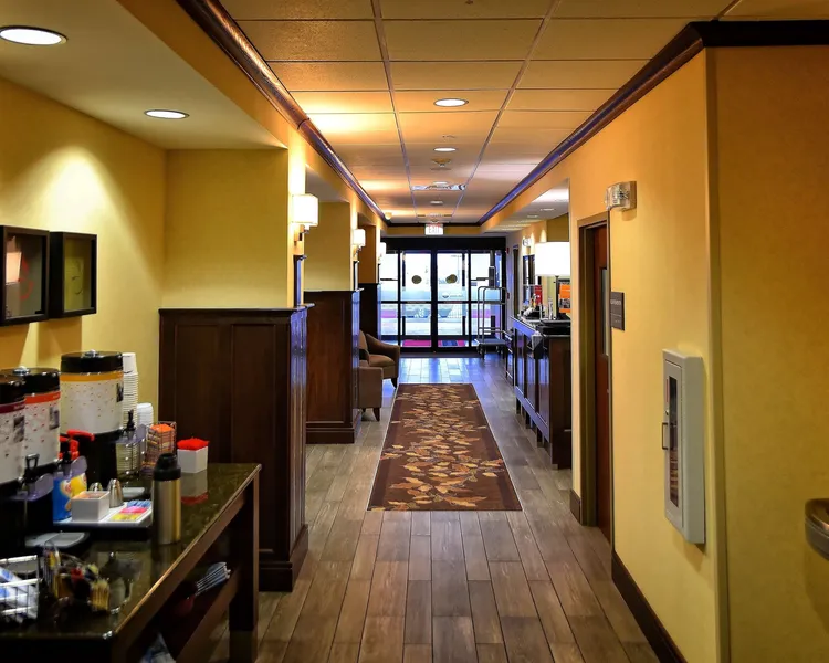 Hampton Inn Geneseo hotel detail image 2