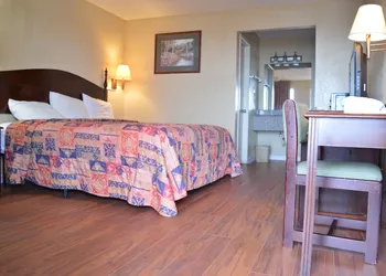 Knights Inn Greenville, TX hotel thumbnail 5