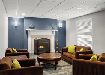 Holiday Inn Express & Suites New Buffalo by IHG hotel thumbnail 2