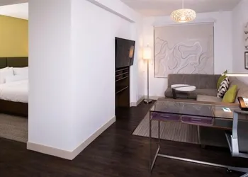 Element Lexington hotel thumbnail 4