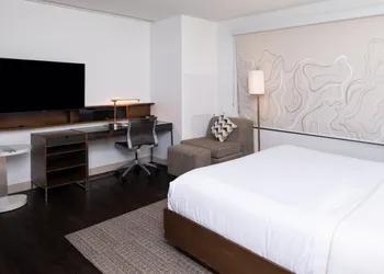 Element Lexington hotel thumbnail 6