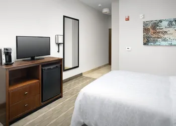 Holiday Inn Express Boston North-Woburn by IHG hotel thumbnail 2