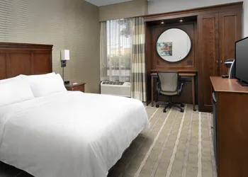 Holiday Inn Express Boston North-Woburn by IHG hotel thumbnail 3