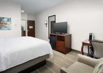 Holiday Inn Express Boston North-Woburn by IHG hotel thumbnail 4