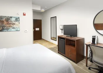 Holiday Inn Express Boston North-Woburn by IHG hotel thumbnail 7