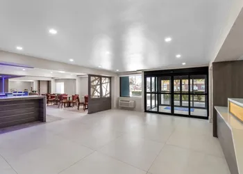 Baymont by Wyndham Arlington At Six Flags Dr hotel thumbnail 3