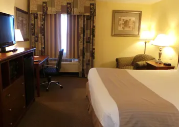 Baymont by Wyndham Arlington At Six Flags Dr hotel thumbnail 6