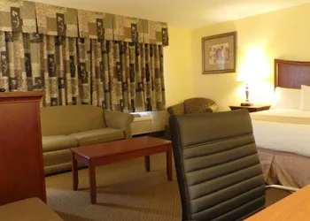 Baymont by Wyndham Arlington At Six Flags Dr hotel thumbnail 8