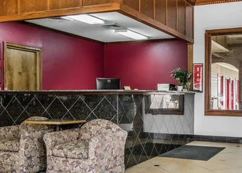 Econo Lodge Inn & Suites Enterprise hotel thumbnail 3
