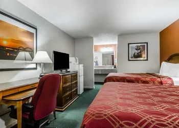Econo Lodge Inn & Suites Enterprise hotel thumbnail 6