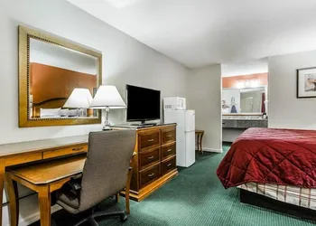 Econo Lodge Inn & Suites Enterprise hotel thumbnail 8