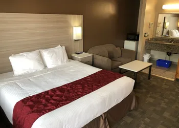 Knights Inn Huntsville, ON hotel thumbnail 4