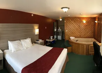 Knights Inn Huntsville, ON hotel thumbnail 7